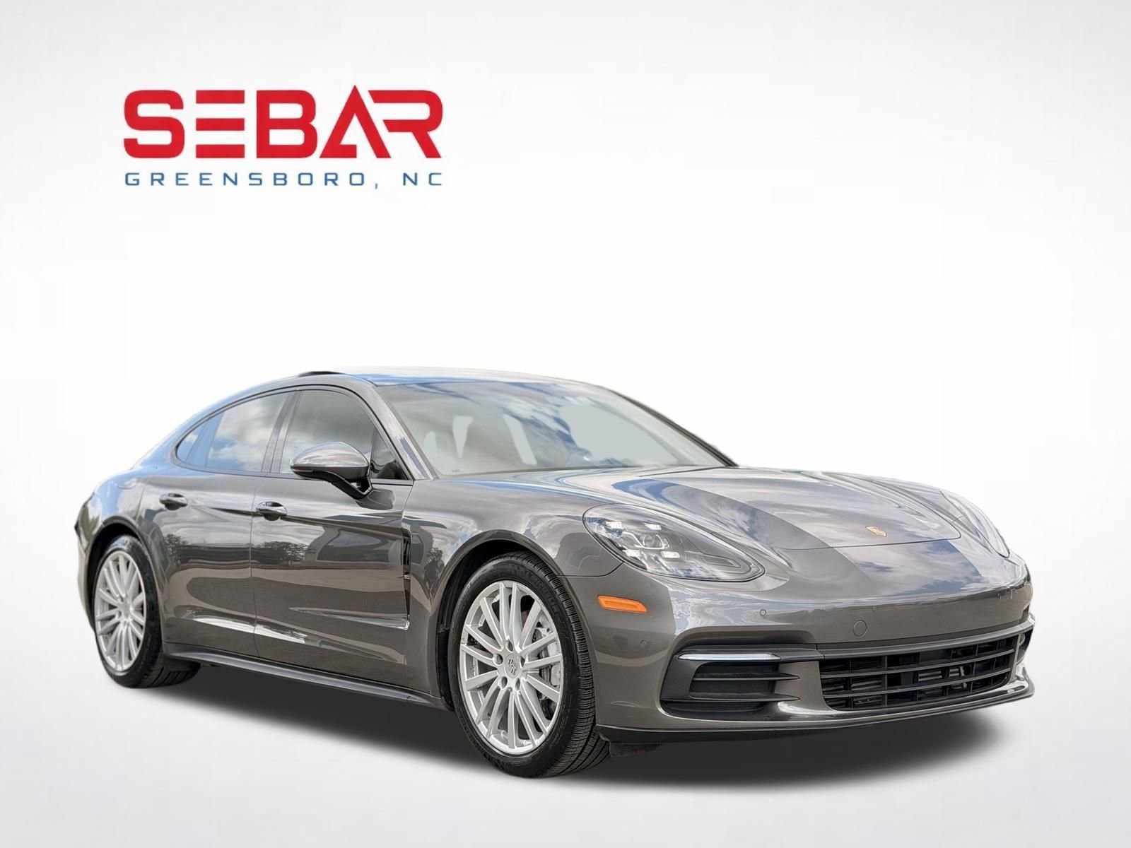 Used 2018 Porsche Panamera 4 image 3