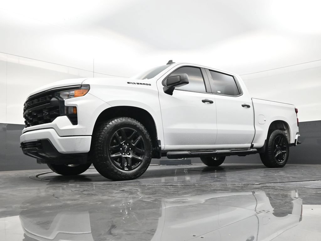 Used 2024 Chevrolet Silverado 1500 Custom w/ Turbomax Blackout Package RWD image 19