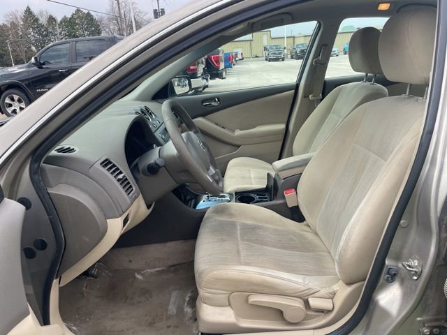 Used 2012 Nissan Altima 2.5 S FWD image 9