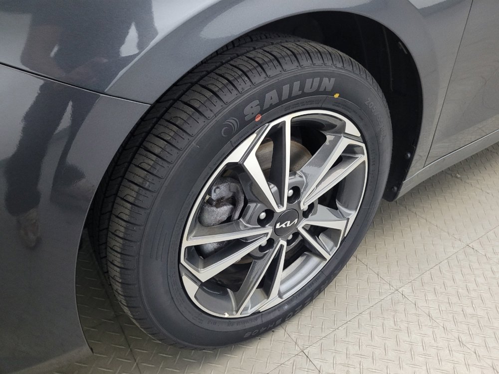 Used 2023 Kia Forte LXS FWD image 31