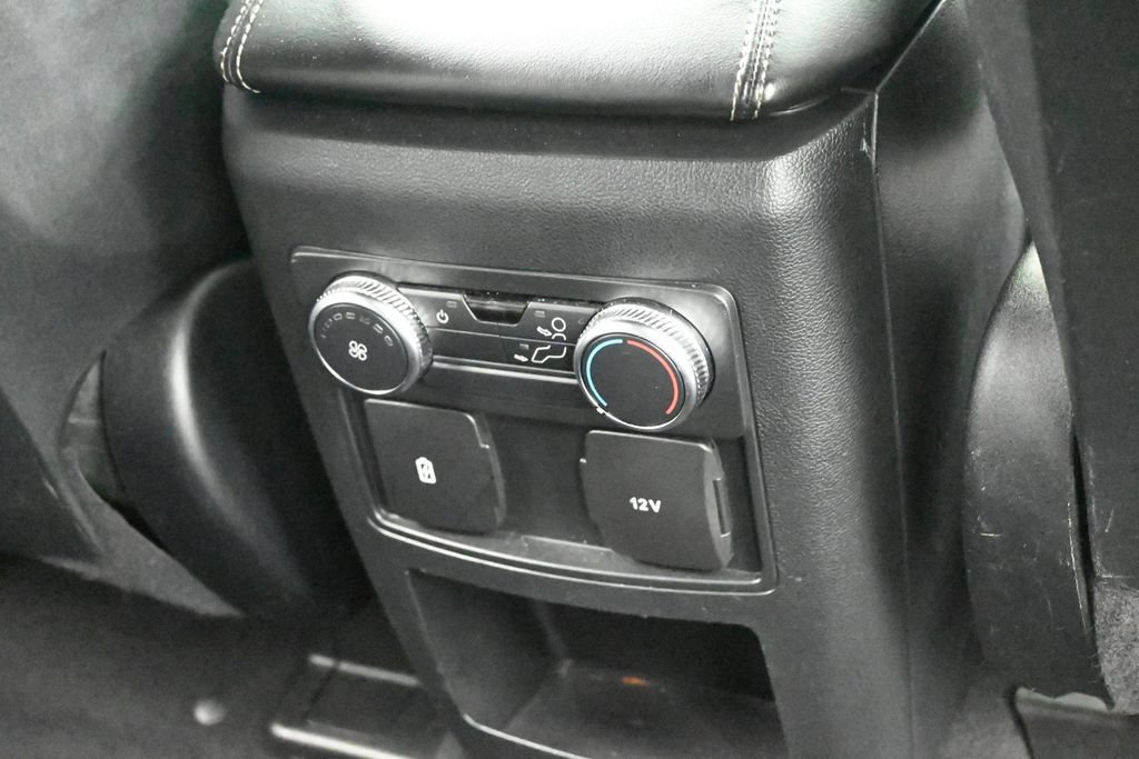 Used 2020 Ford Explorer XLT w/ Equipment Group 202A AWD/4WD image 38