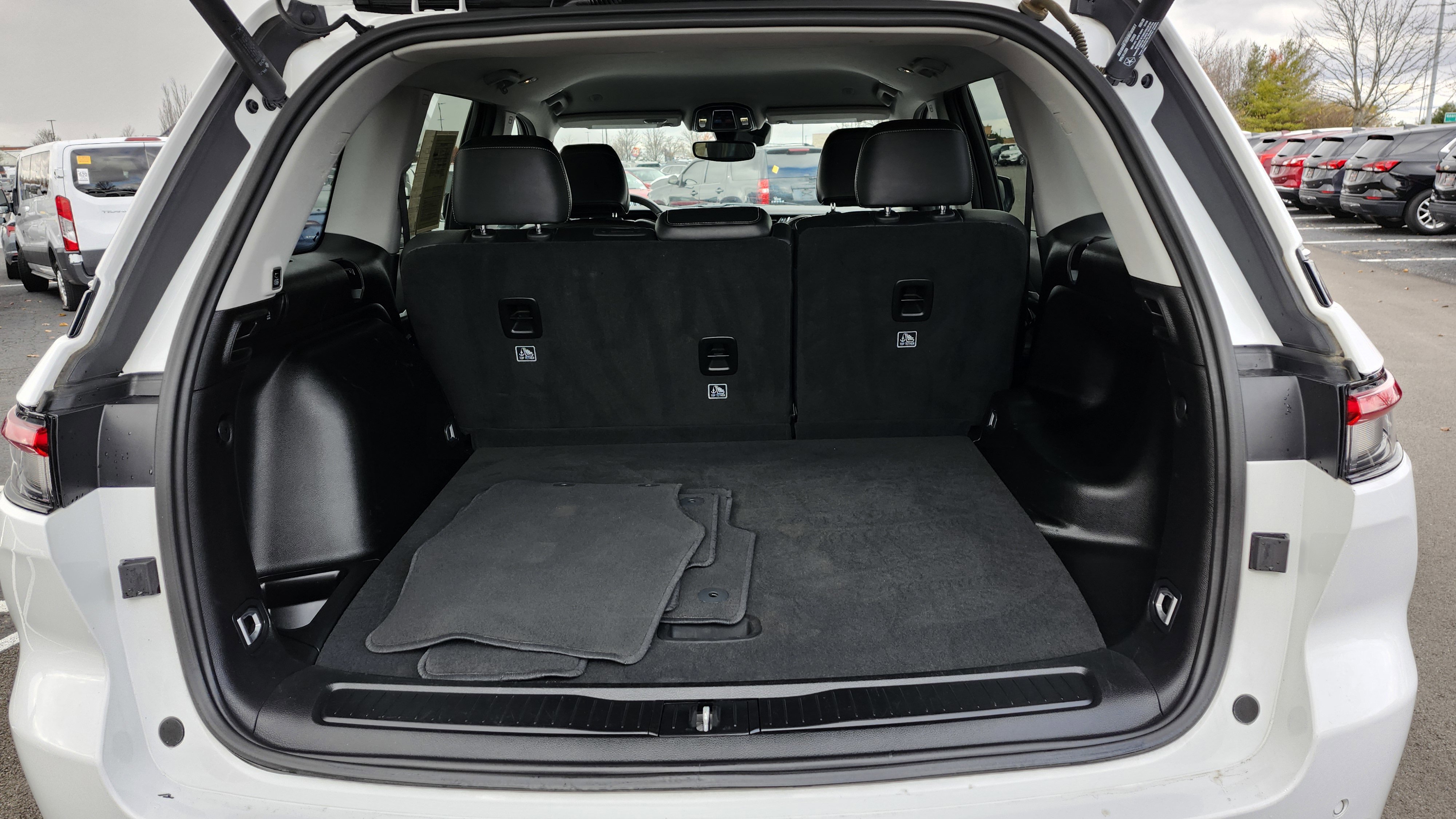 Used 2023 Jeep Grand Cherokee Limited image 24