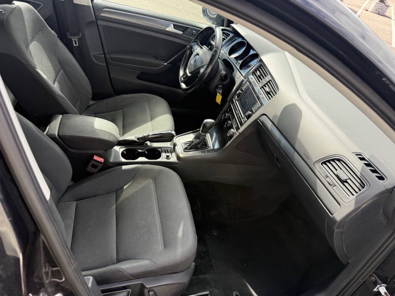 Used 2018 Volkswagen Golf S FWD image 14