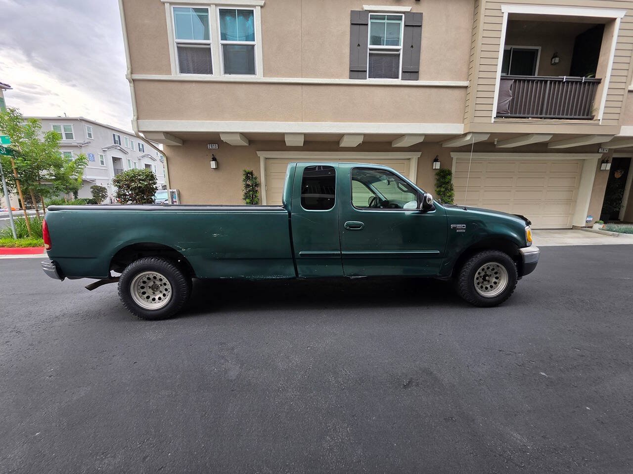Used 1999 Ford F150 Lariat RWD image 4