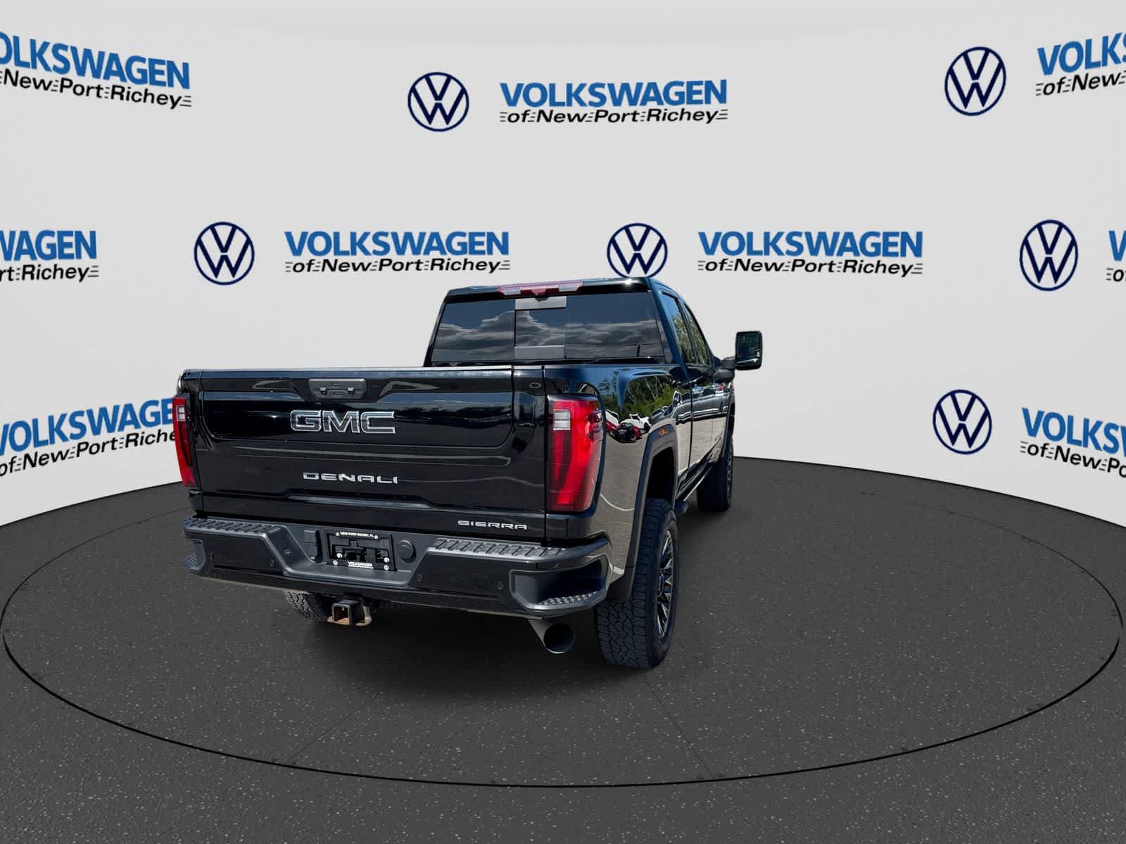 Used 2024 GMC Sierra 3500 Denali Ultimate AWD/4WD image 14