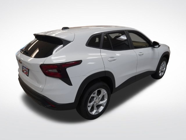 New 2026 Chevrolet Trax LS w/ LS Convenience Package FWD image 12
