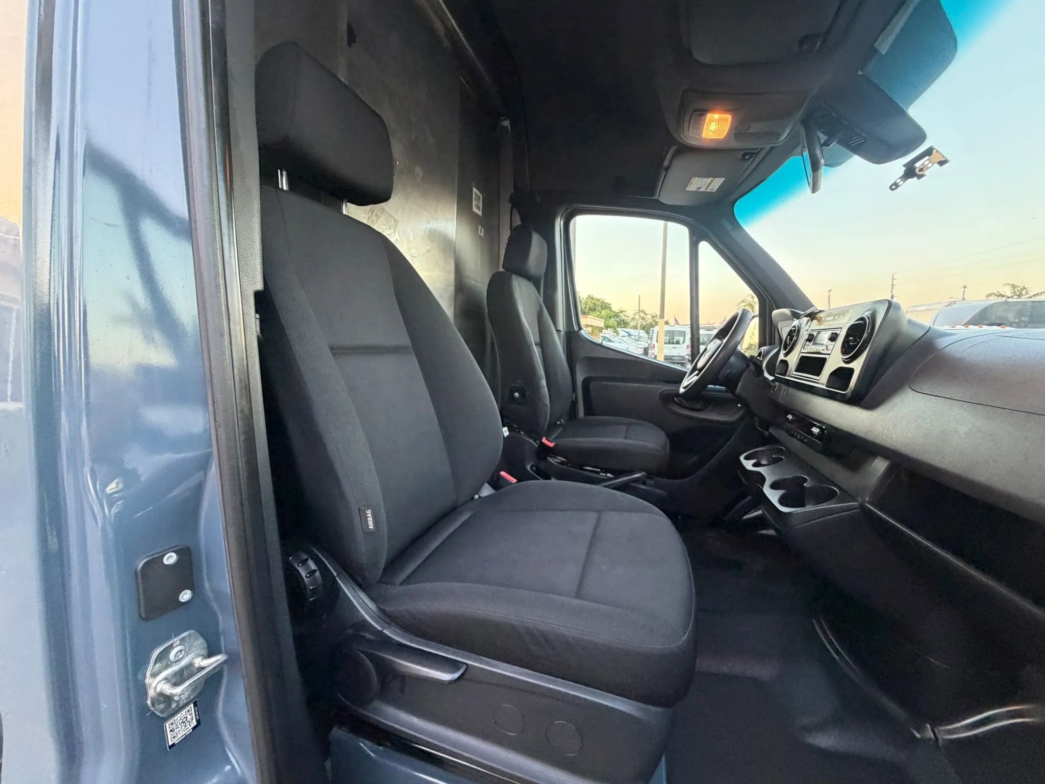 Used 2019 Mercedes-Benz Sprinter 144 image 16