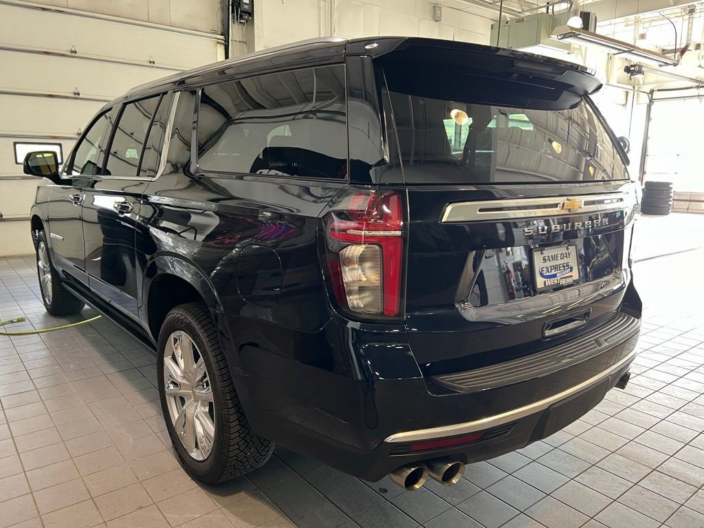 Used 2024 Chevrolet Suburban High Country image 32