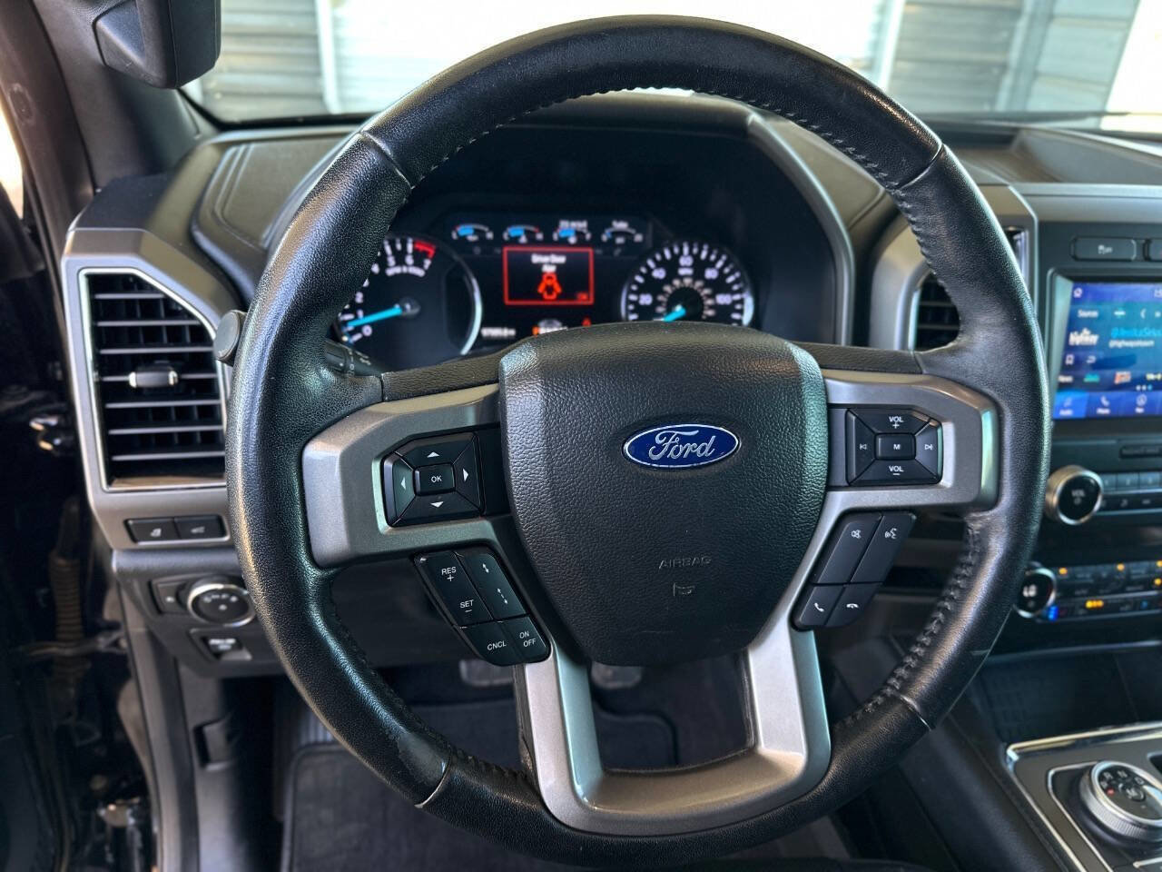 Used 2021 Ford Expedition XLT image 14