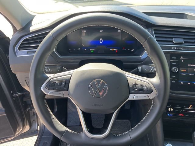 Used 2023 Volkswagen Tiguan SE image 16