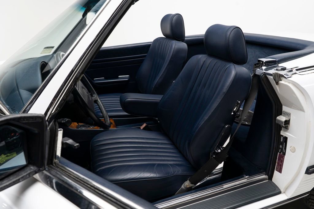 Used 1988 Mercedes-Benz 560 SL image 15