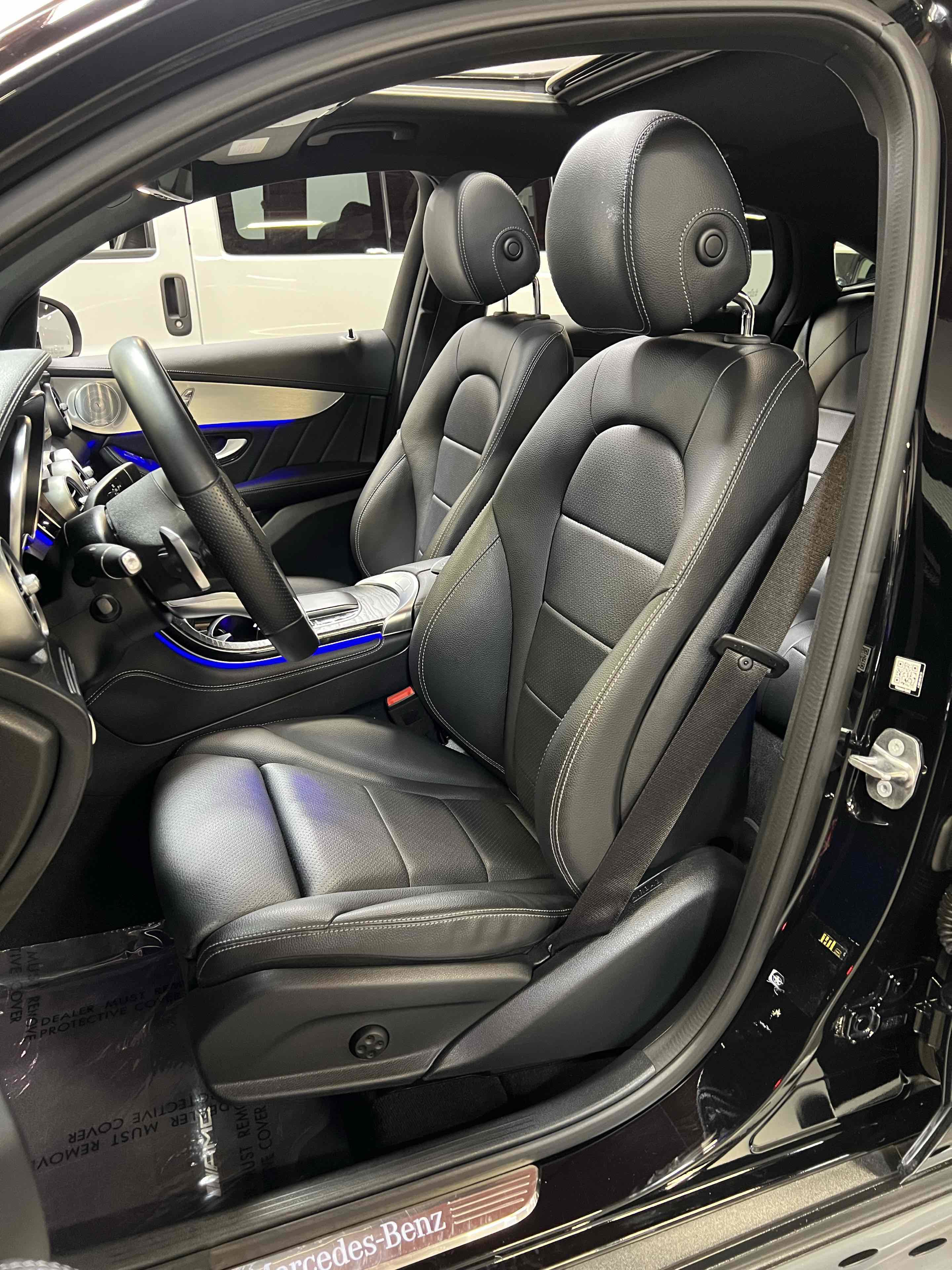 Used 2020 Mercedes-Benz GLC 300 4MATIC Coupe image 4