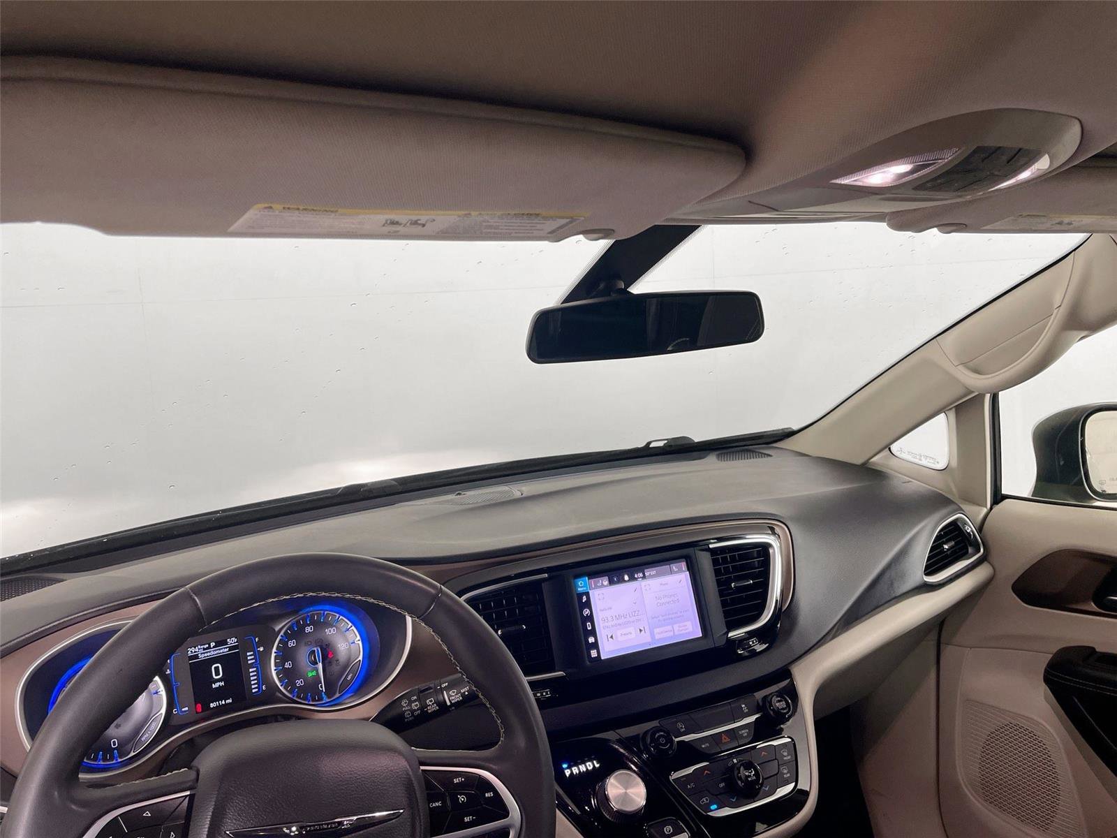 Used 2022 Chrysler Voyager LX image 29