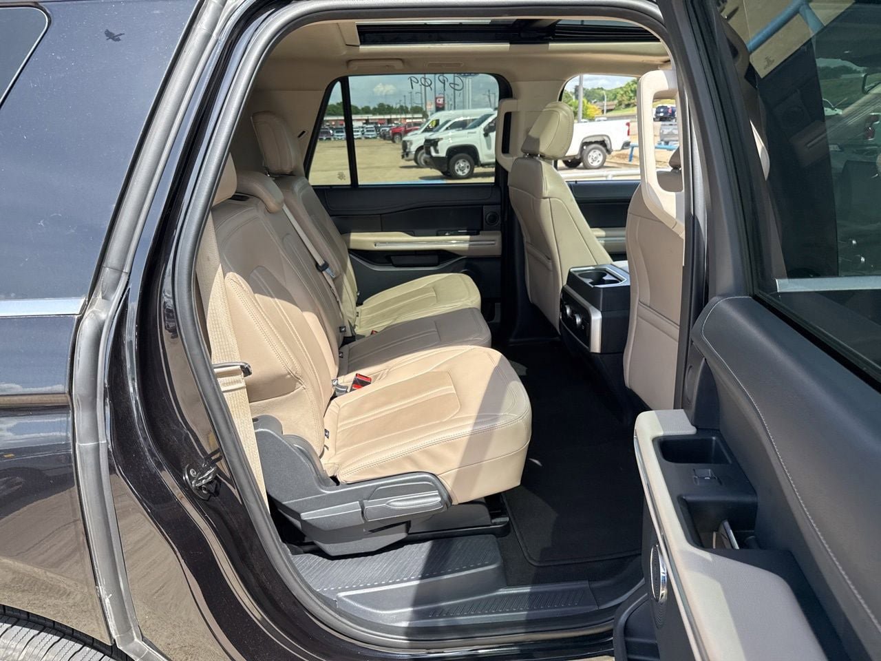 Used 2024 Ford Expedition Max Limited RWD image 12