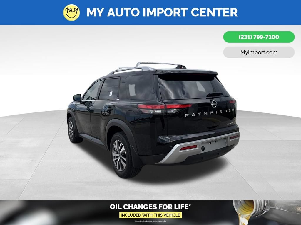 Used 2024 Nissan Pathfinder SL AWD/4WD image 5