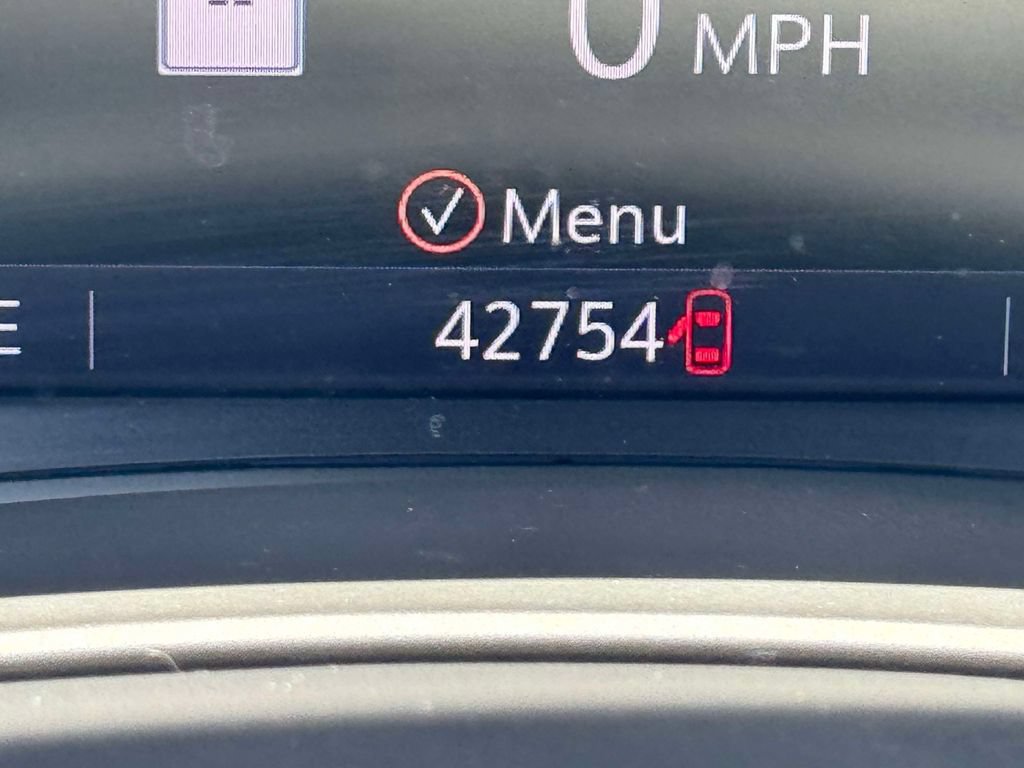 Used 2022 GMC Terrain SLT w/ Infotainment Package II AWD/4WD image 25