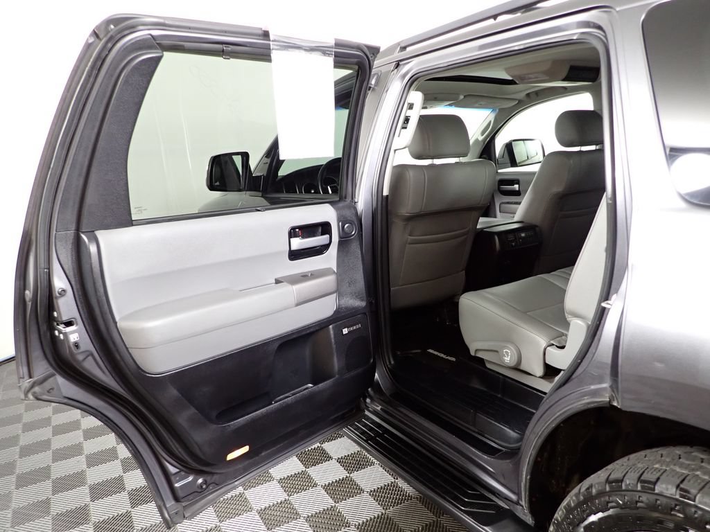 Used 2017 Toyota Sequoia Limited w/ Safety & Convenience Package AWD/4WD image 38