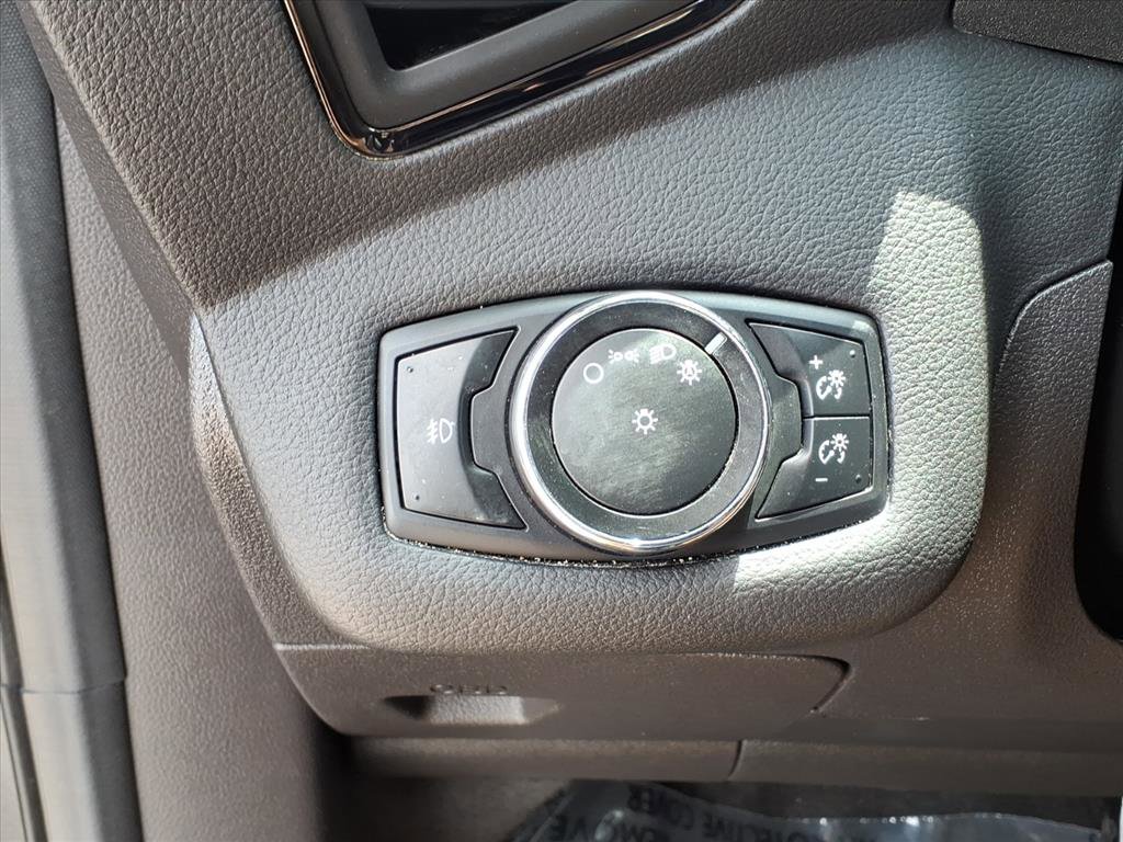 Used 2014 Ford Escape Titanium w/ Equipment Group 401A FWD image 18