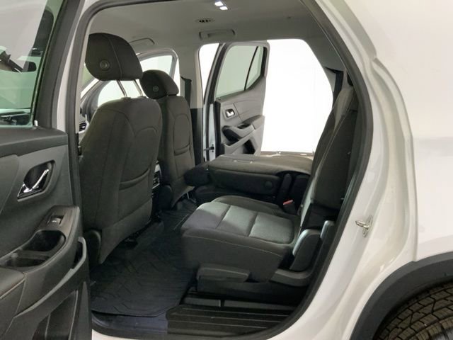 Used 2020 Chevrolet Traverse LT FWD image 32