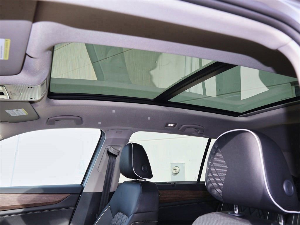 New 2026 Volkswagen Atlas SEL Premium R-Line image 13