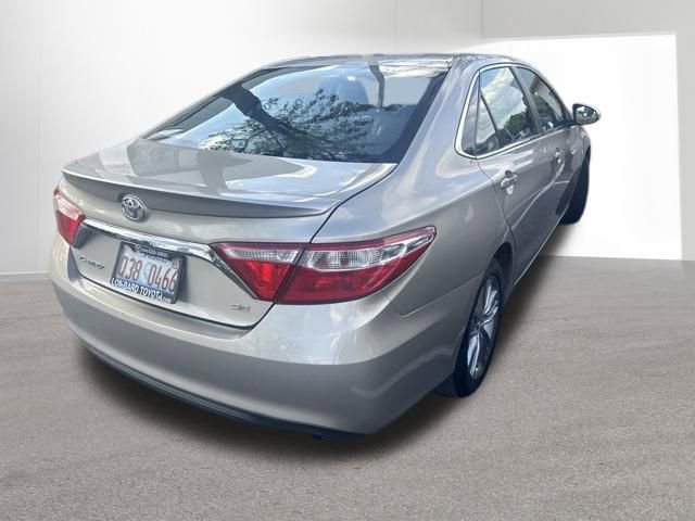Used 2016 Toyota Camry SE w/ Moonroof Package FWD image 6