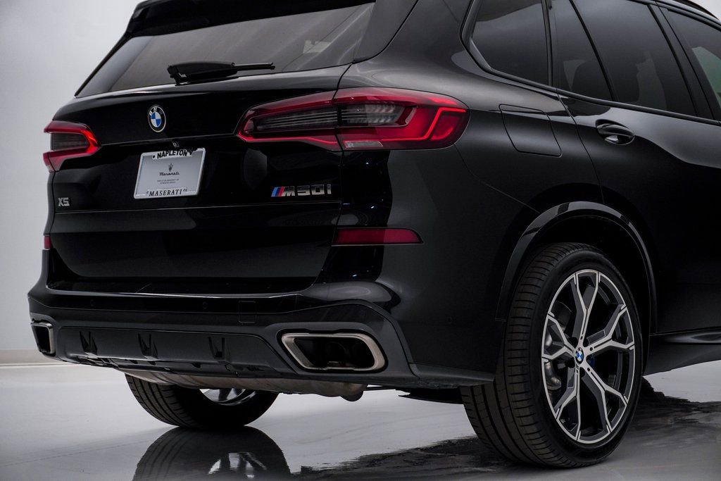 Used 2020 BMW X5 M50i w/ Executive Package image 12
