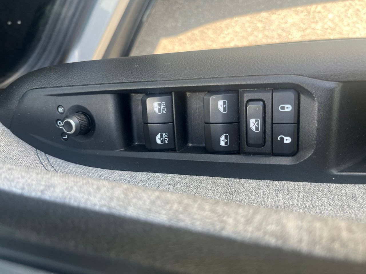 Used 2024 Jeep Compass Latitude AWD/4WD image 16