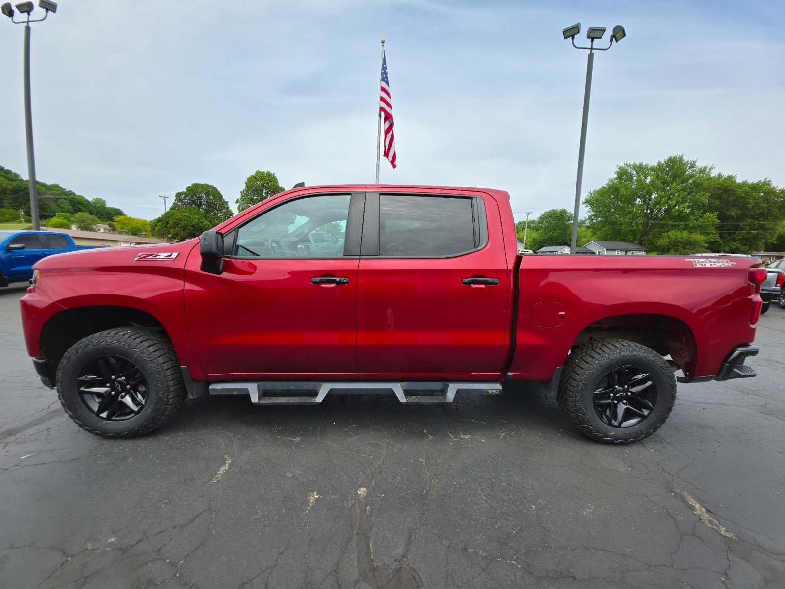 Used 2021 Chevrolet Silverado 1500 LT Trail Boss AWD/4WD image 2
