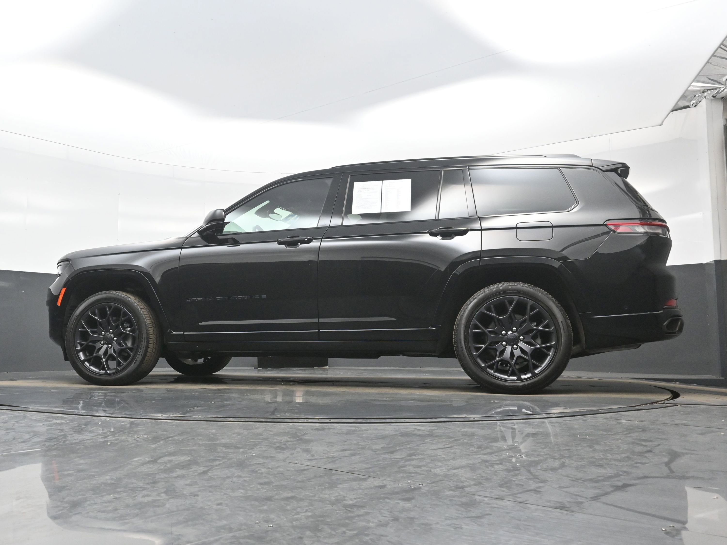 Used 2025 Jeep Grand Cherokee L Summit image 28