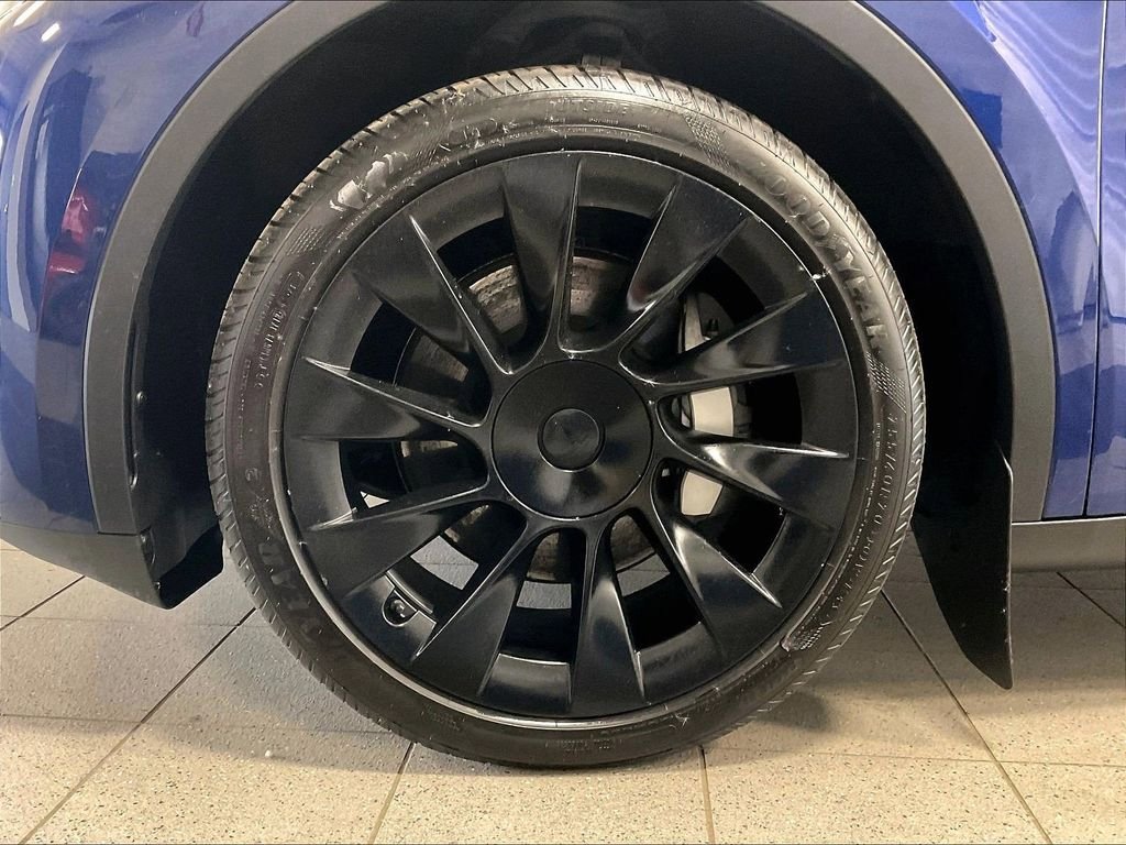 Used 2024 Tesla Model Y Long Range AWD/4WD image 7