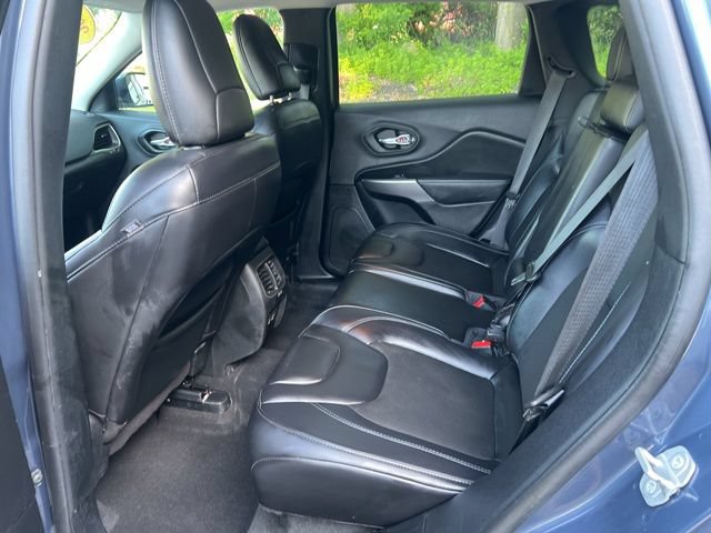 Used 2021 Jeep Cherokee Latitude Plus AWD/4WD image 19