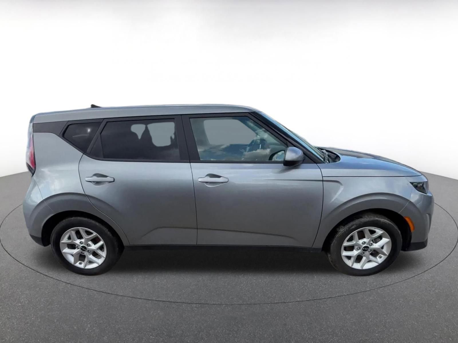 Used 2025 Kia Soul LX w/ LX Technology Package image 16