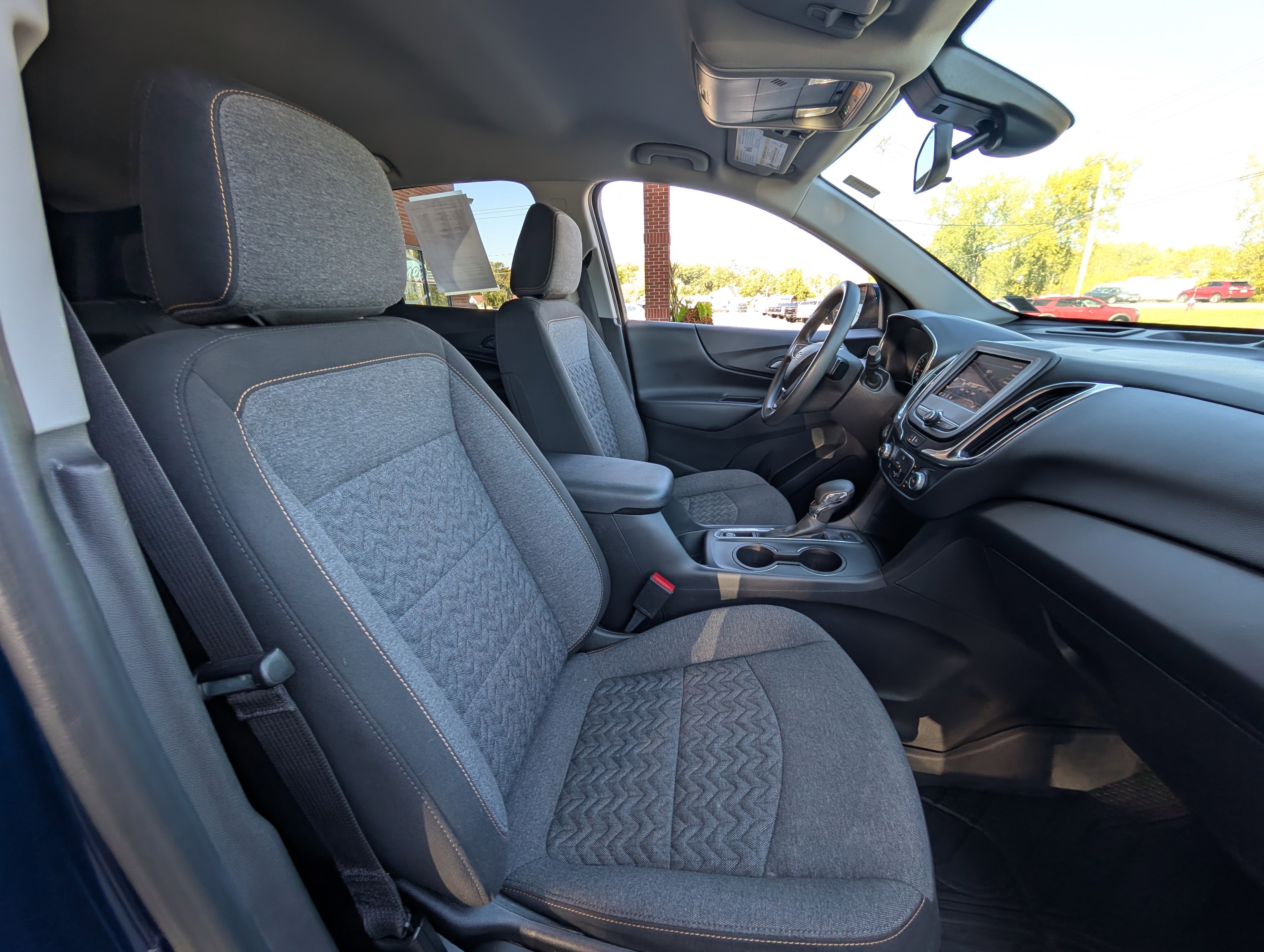 Used 2022 Chevrolet Equinox LT w/ LPO, Floor Liner Package image 38