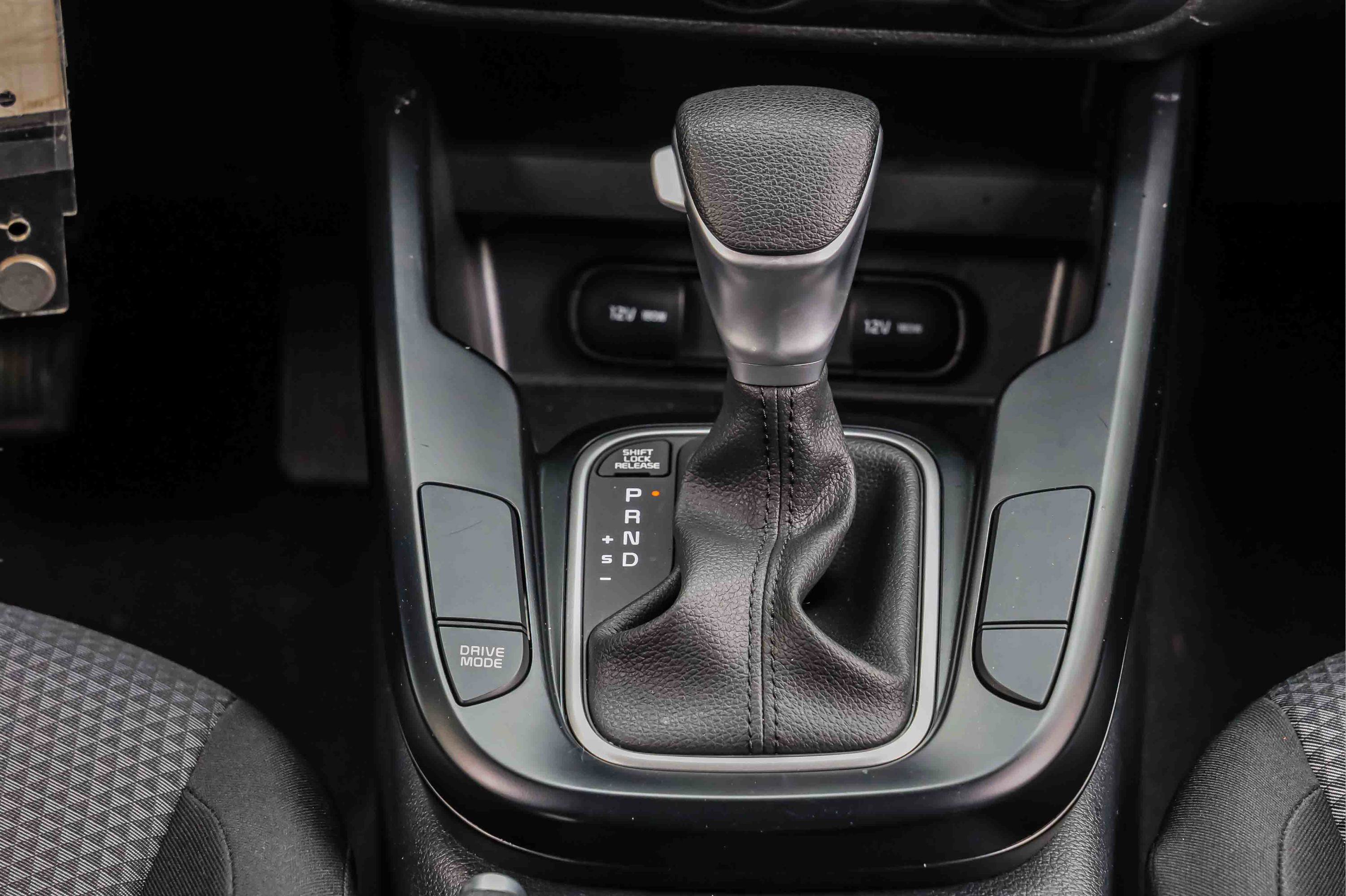 Certified 2025 Kia Soul LX w/ LX Technology Package FWD image 13