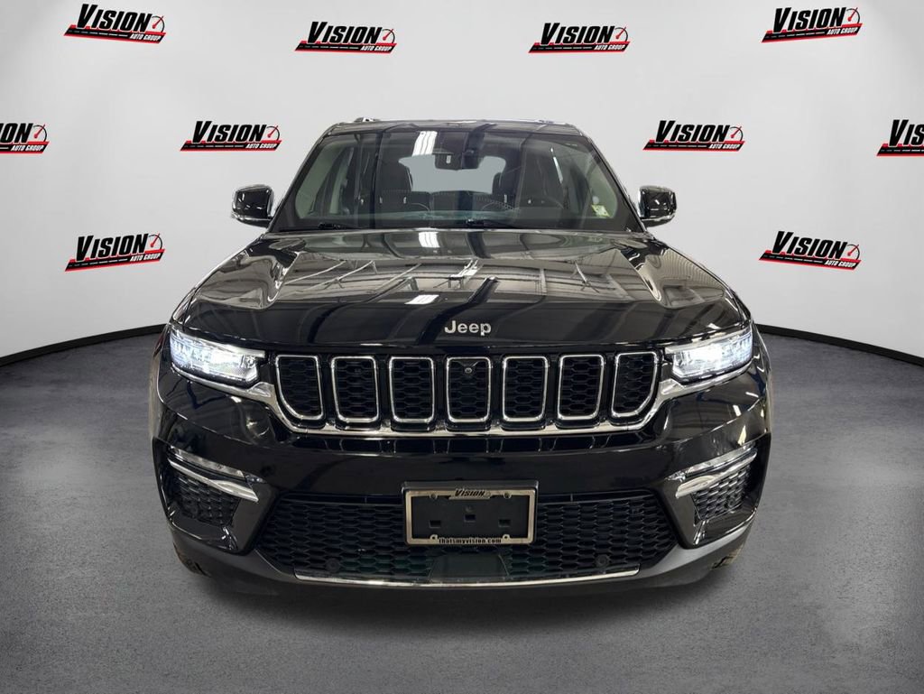 Used 2023 Jeep Grand Cherokee Limited w/ Luxury Tech Group II image 2