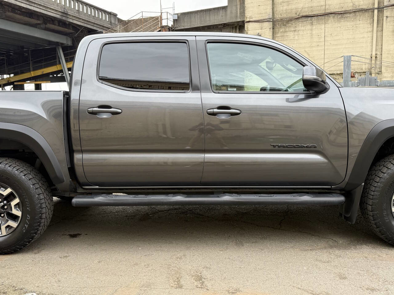 Used 2020 Toyota Tacoma TRD Off-Road w/ Blackout Package image 21