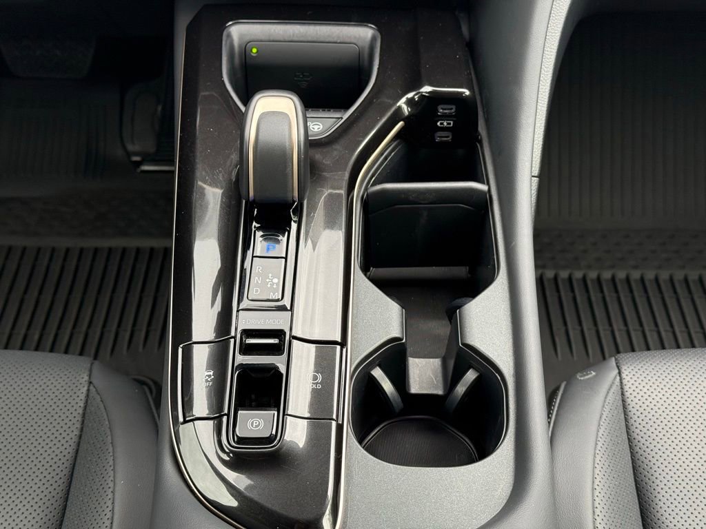 Certified 2025 Toyota Crown Platinum AWD/4WD image 26