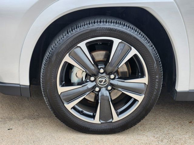 Used 2025 Lexus UX 300h FWD w/ Accessory Package (Z2) image 17