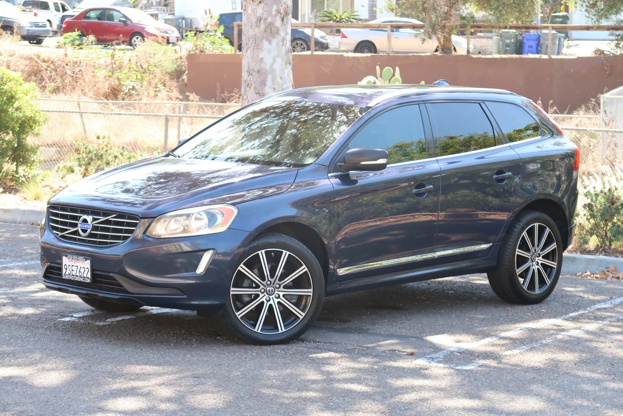 Used 2015 Volvo XC60 T5 w/ Protection Package AWD/4WD image 2