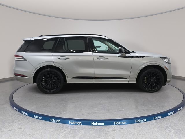 Certified 2023 Lincoln Aviator Reserve w/ Equipment Group 201A image 4
