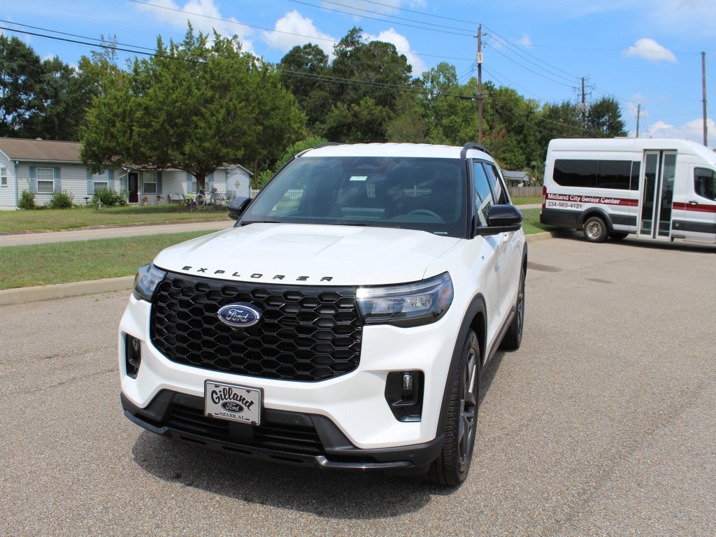 New 2026 Ford Explorer ST-Line w/ ST-Line Street Pack RWD image 8