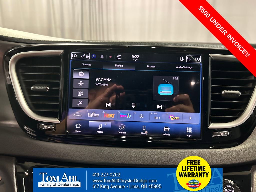 New 2026 Chrysler Voyager LX image 15