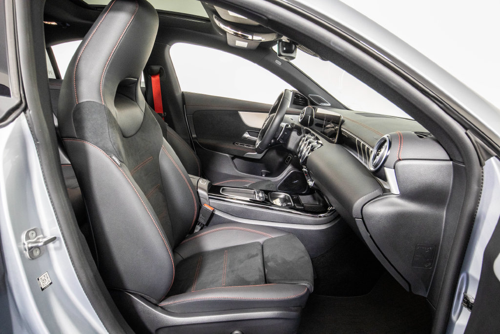 Used 2025 Mercedes-Benz CLA 45 AMG 4MATIC image 11