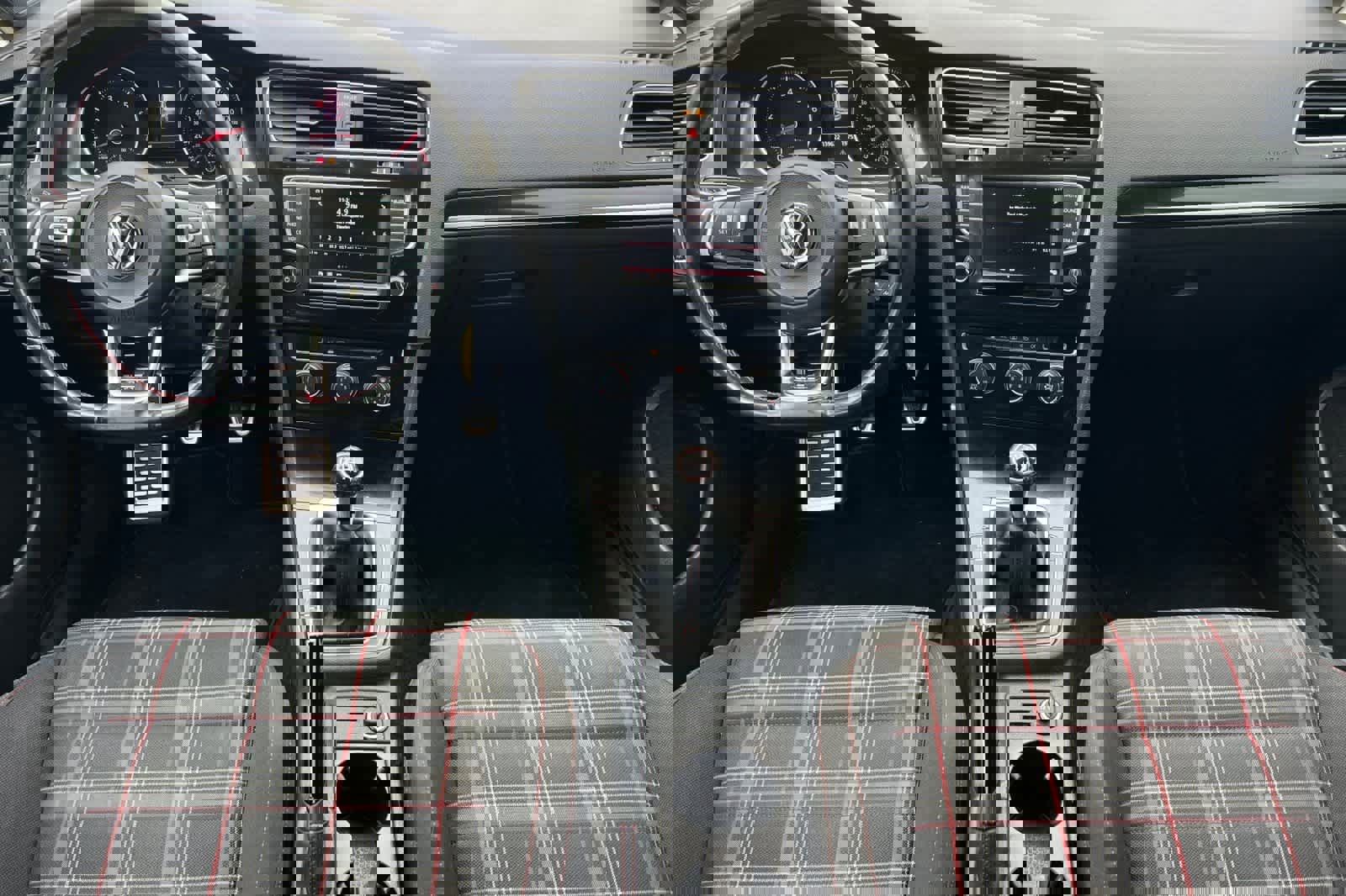 Used 2017 Volkswagen GTI S image 4