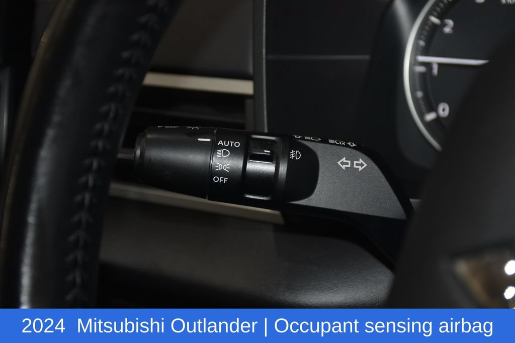 Used 2024 Mitsubishi Outlander SE AWD/4WD image 10