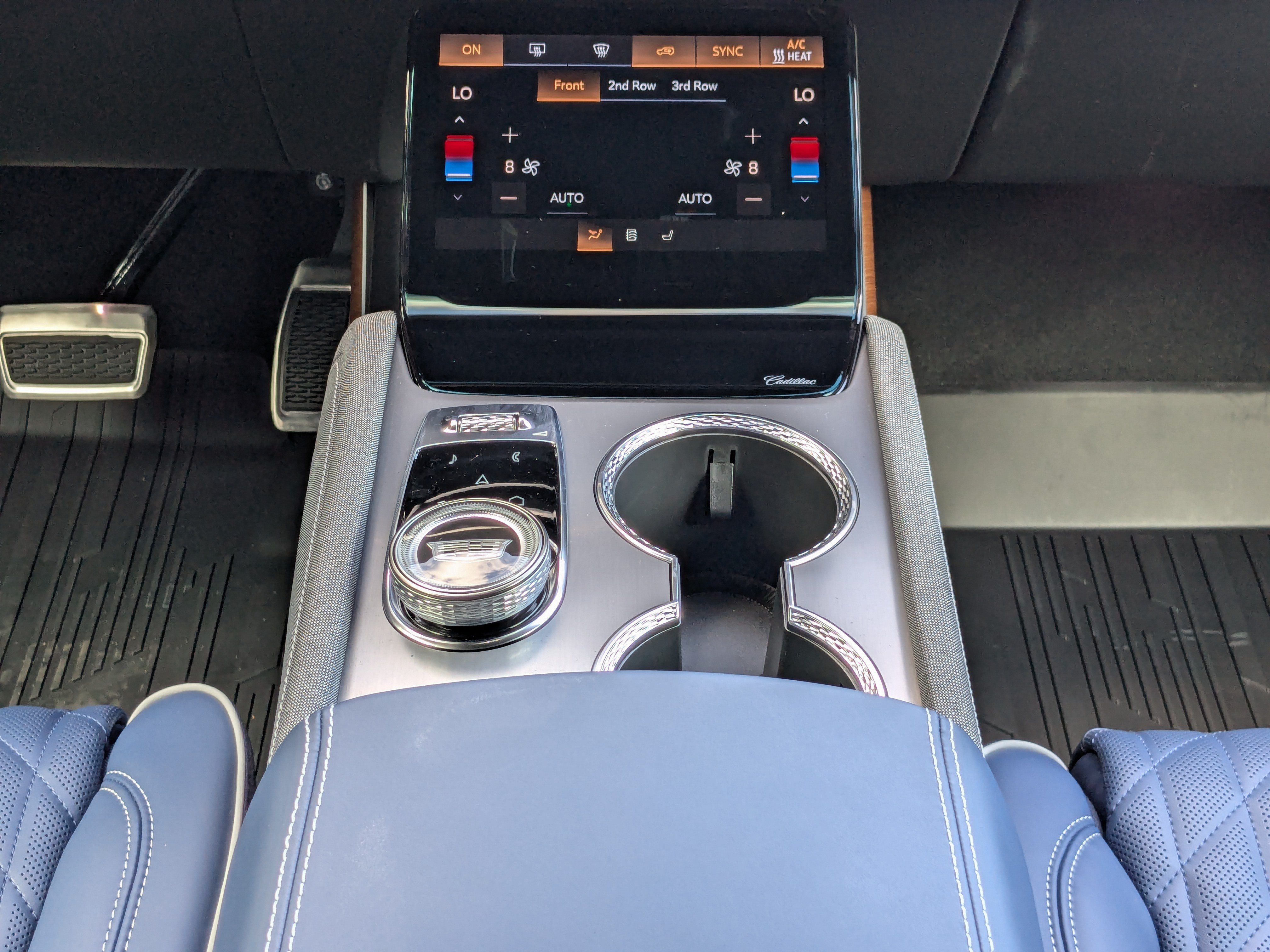 New 2026 Cadillac Vistiq Premium Luxury w/ LPO, Floor Liner Package AWD/4WD image 7
