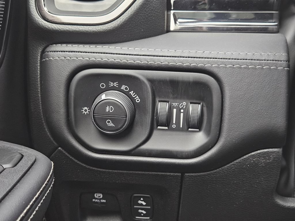 Used 2026 RAM 1500 Limited w/ Night Edition AWD/4WD image 16