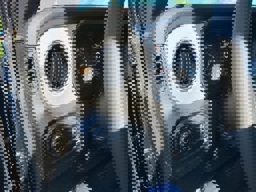 New 2025 Jeep Gladiator Sport image 20