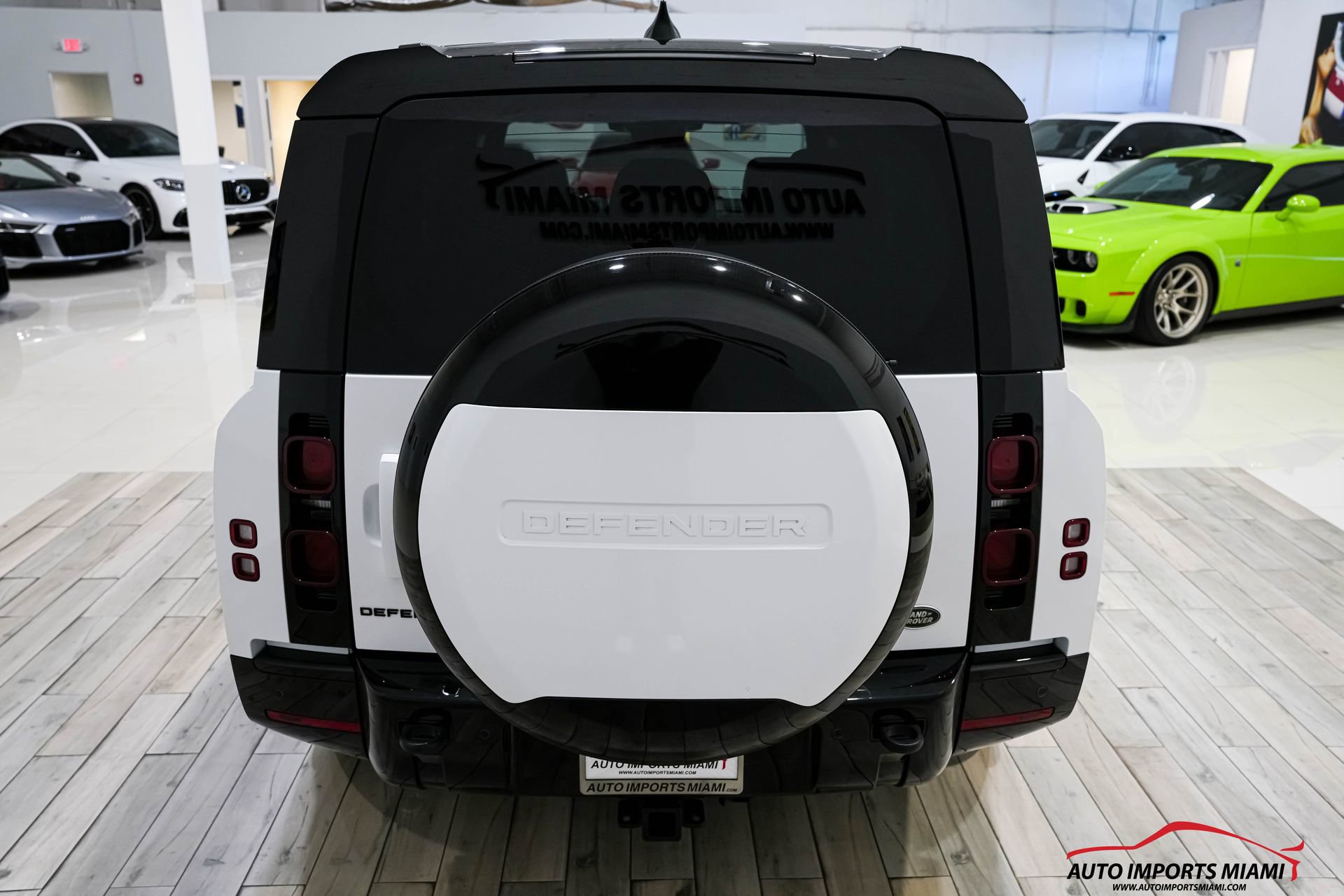 Used 2023 Land Rover Defender 130 X-Dynamic SE image 19