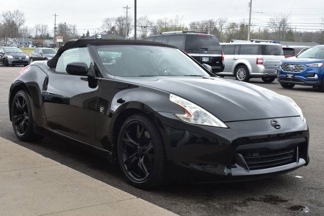 Used 2010 Nissan 370Z Touring w/ Sport Pkg image 11